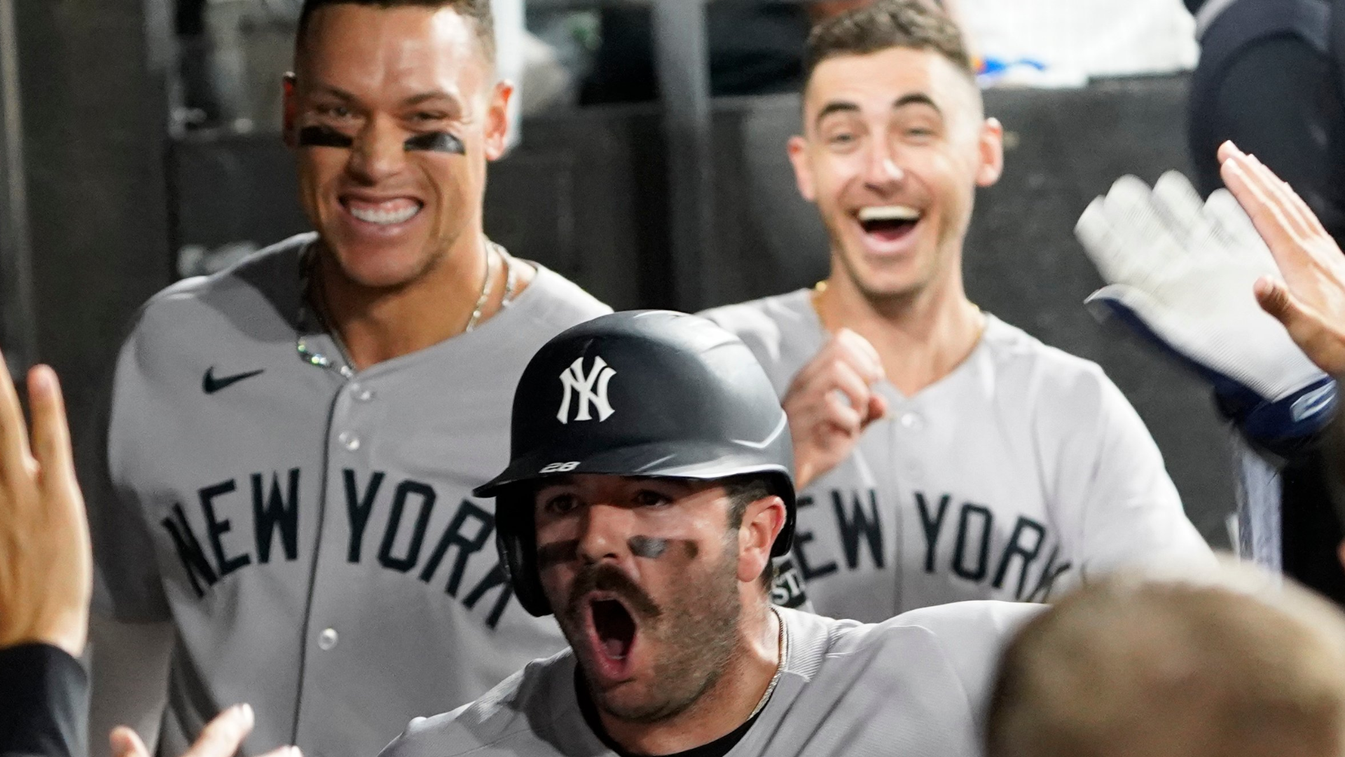 INSTANT REACTION: The Yankees win their seventh straight in a thrilling extra-inning victory on the South Side