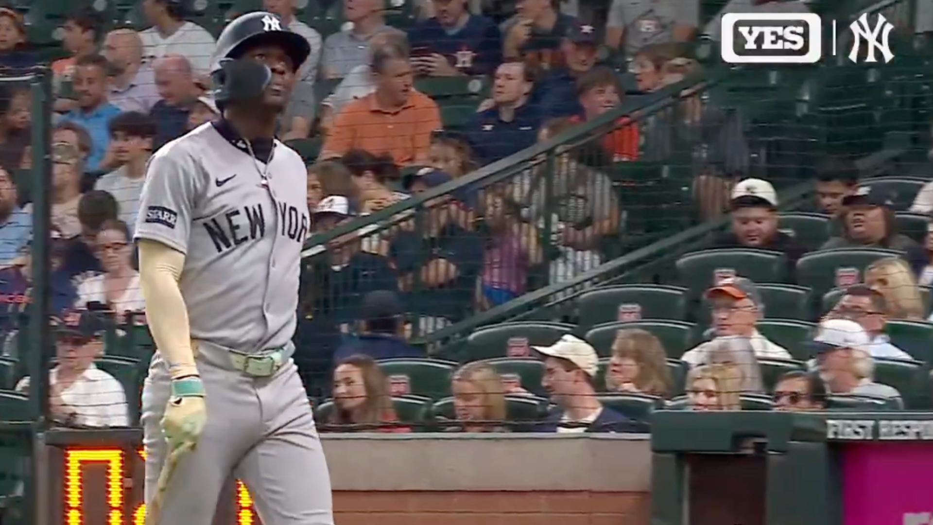 Jazz Chisholm Jr. Removed from Thursday’s game with an apparent injury